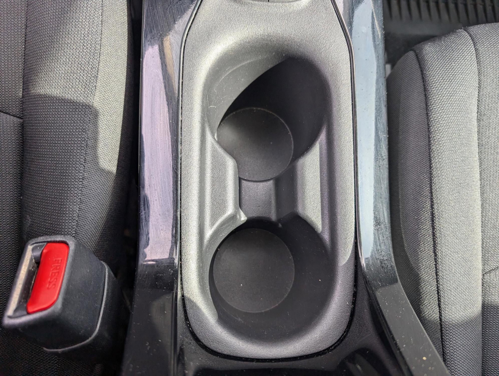 2022 Toyota Corolla LE (5YFEPMAE4NP) with an Regular Unleaded I-4 1.8 L/110 engine, 1-Speed CVT w/OD transmission, located at 1430 Gateway Drive, Opelika, AL, 36801, (334) 239-0944, 32.637871, -85.409790 - 2022 Toyota Corolla LE - Photo#13