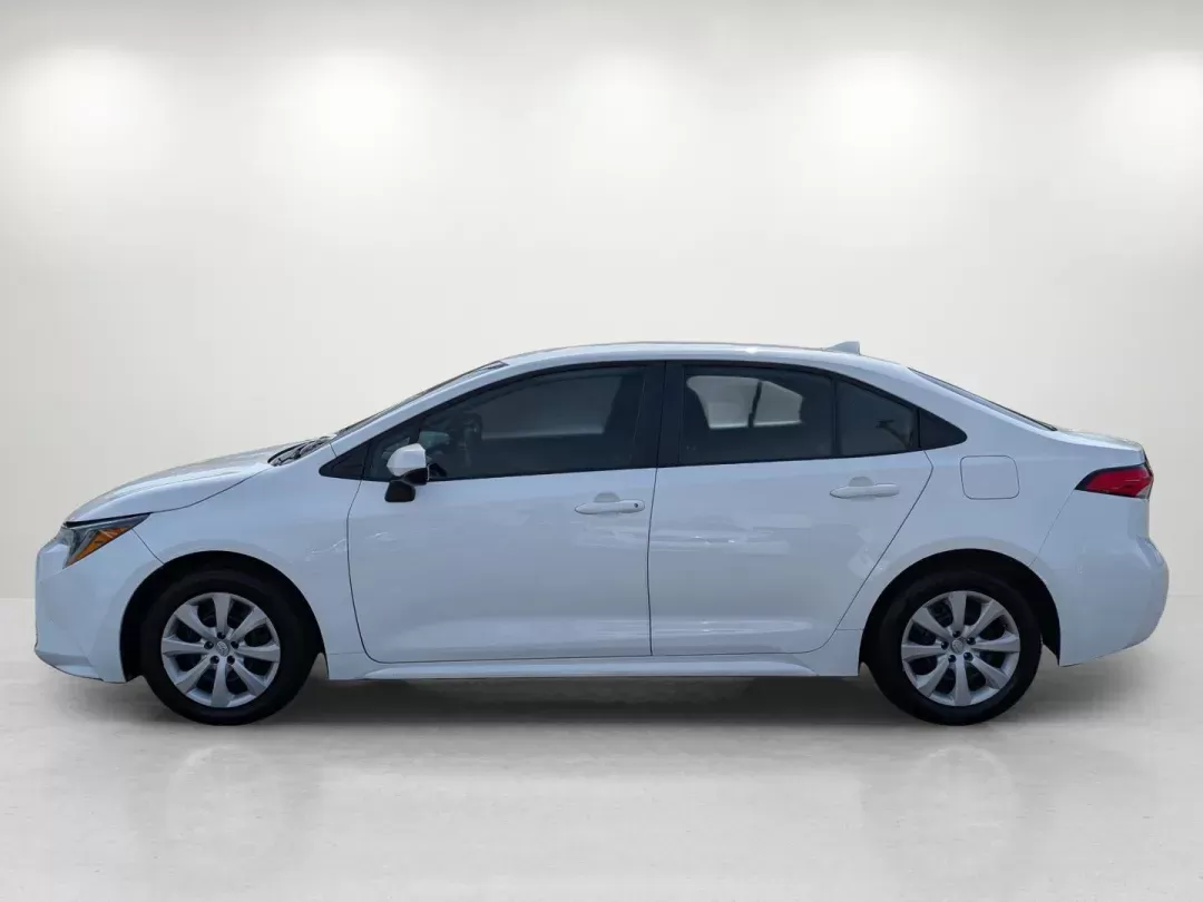 2022 Toyota Corolla LE (5YFEPMAE4NP) with an Regular Unleaded I-4 1.8 L/110 engine, 1-Speed CVT w/OD transmission, located at 1430 Gateway Drive, Opelika, AL, 36801, (334) 239-0944, 32.637871, -85.409790 - 2022 Toyota Corolla LE - Photo#3