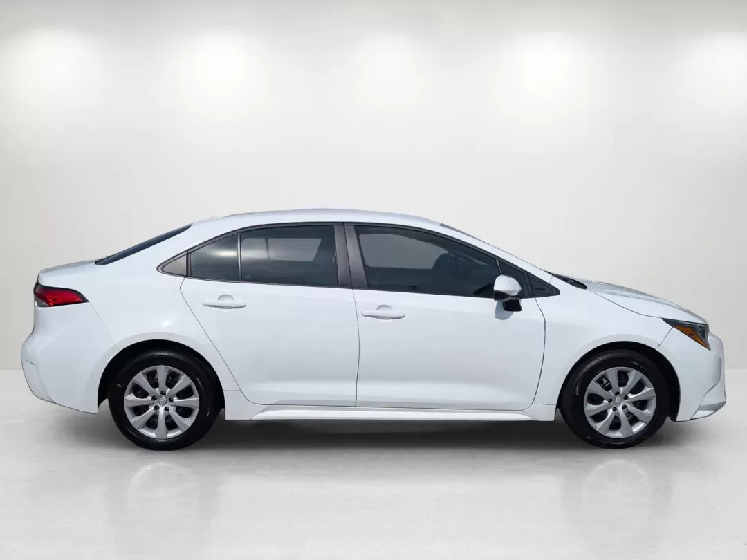 2022 Toyota Corolla LE (5YFEPMAE4NP) with an Regular Unleaded I-4 1.8 L/110 engine, 1-Speed CVT w/OD transmission, located at 1430 Gateway Drive, Opelika, AL, 36801, (334) 239-0944, 32.637871, -85.409790 - 2022 Toyota Corolla LE - Photo#7