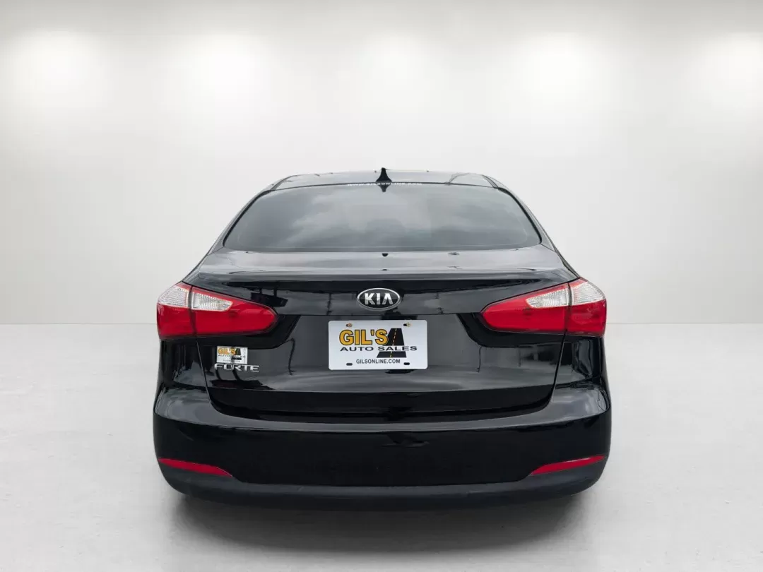 2016 /Black Kia Forte LX (KNAFK4A6XG5) with an Regular Unleaded I-4 1.8 L/110 engine, 6-Speed Automatic w/OD transmission, located at 804 22nd Ave, Phenix City, AL, 36870, (334) 297-1860, 32.484749, -85.024475 - 2016 Kia Forte LX - Photo#5