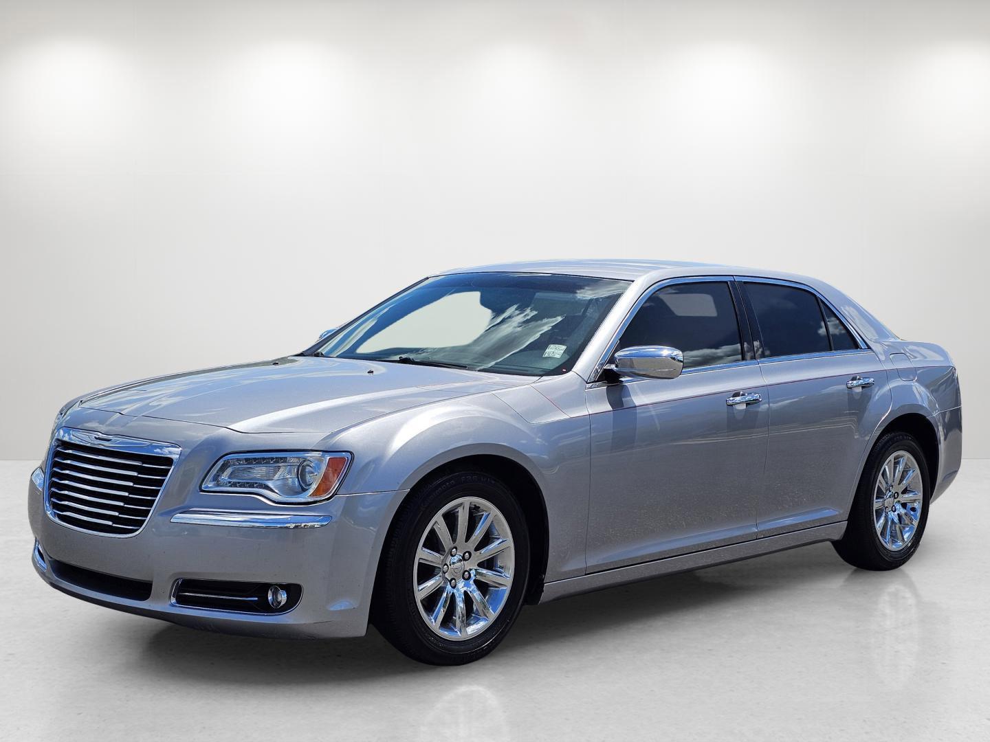 2014 /Black Chrysler 300 300C (2C3CCAEGXEH) with an Regular Unleaded V-6 3.6 L/220 engine, 8-Speed Automatic w/OD transmission, located at 521 Old Farm Lane Rd, Prattville, AL, 36066, (334) 325-1505, 32.482460, -86.416367 - 2014 Chrysler 300 300C - Photo#1