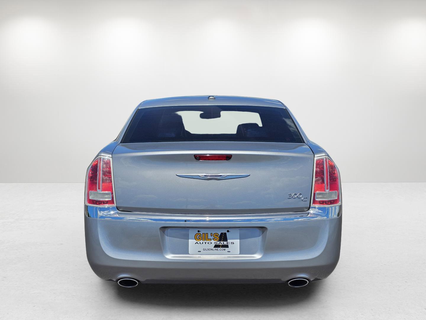 2014 /Black Chrysler 300 300C (2C3CCAEGXEH) with an Regular Unleaded V-6 3.6 L/220 engine, 8-Speed Automatic w/OD transmission, located at 521 Old Farm Lane Rd, Prattville, AL, 36066, (334) 325-1505, 32.482460, -86.416367 - 2014 Chrysler 300 300C - Photo#4