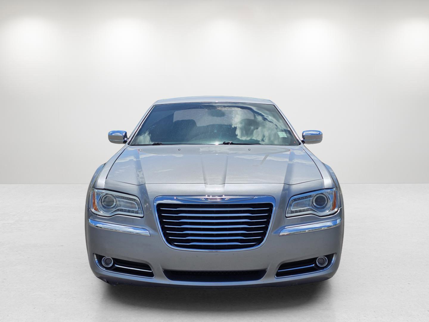2014 /Black Chrysler 300 300C (2C3CCAEGXEH) with an Regular Unleaded V-6 3.6 L/220 engine, 8-Speed Automatic w/OD transmission, located at 521 Old Farm Lane Rd, Prattville, AL, 36066, (334) 325-1505, 32.482460, -86.416367 - 2014 Chrysler 300 300C - Photo#8