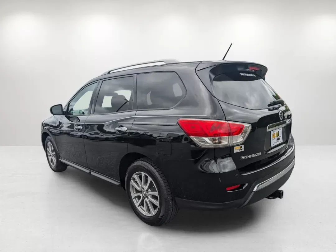 2014 /Charcoal Nissan Pathfinder SV (5N1AR2MN7EC) with an Regular Unleaded V-6 3.5 L/213 engine, 1-Speed CVT w/OD transmission, located at 521 Old Farm Lane Rd, Prattville, AL, 36066, (334) 325-1505, 32.482460, -86.416367 - 2014 Nissan Pathfinder SV - Photo#2