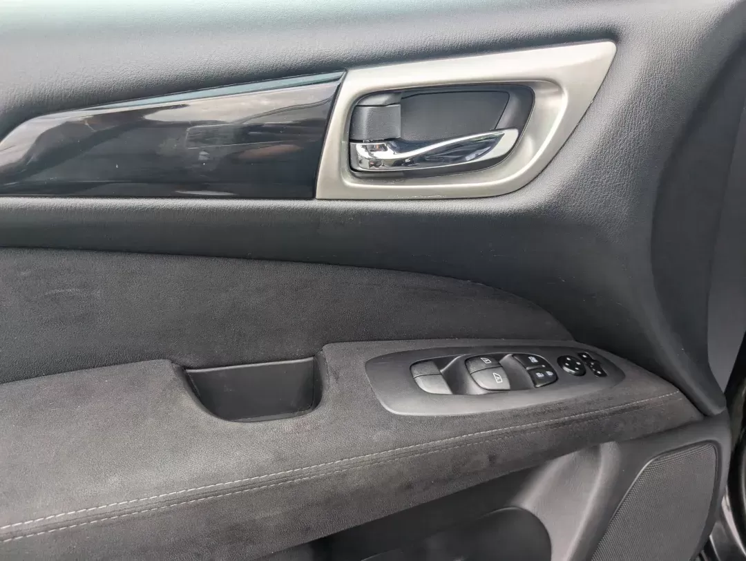 2014 /Charcoal Nissan Pathfinder SV (5N1AR2MN7EC) with an Regular Unleaded V-6 3.5 L/213 engine, 1-Speed CVT w/OD transmission, located at 521 Old Farm Lane Rd, Prattville, AL, 36066, (334) 325-1505, 32.482460, -86.416367 - 2014 Nissan Pathfinder SV - Photo#8