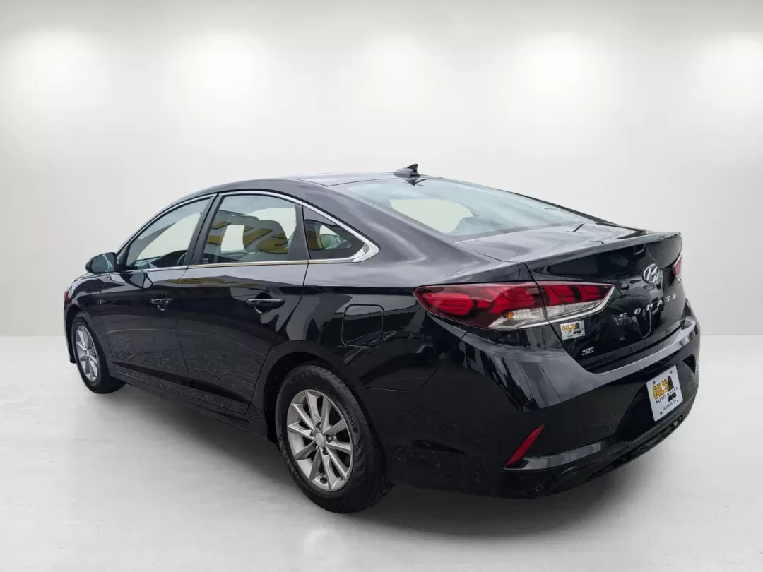 2018 /Gray Hyundai Sonata SE (5NPE24AF2JH) with an Regular Unleaded I-4 2.4 L/144 engine, 6-Speed Automatic w/OD transmission, located at 5115 14th Ave., Columbus, GA, 31904, (706) 323-0345, 32.511494, -84.971046 - 2018 Hyundai Sonata SE - Photo#3