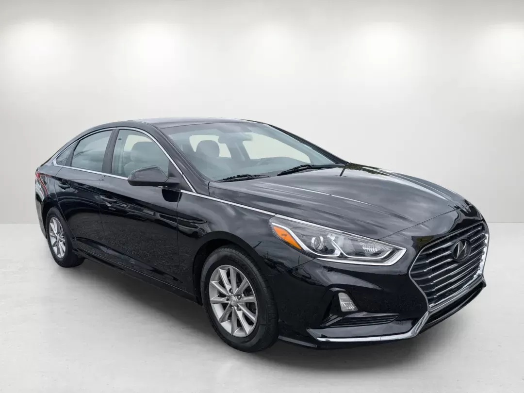2018 /Gray Hyundai Sonata SE (5NPE24AF2JH) with an Regular Unleaded I-4 2.4 L/144 engine, 6-Speed Automatic w/OD transmission, located at 5115 14th Ave., Columbus, GA, 31904, (706) 323-0345, 32.511494, -84.971046 - 2018 Hyundai Sonata SE - Photo#6