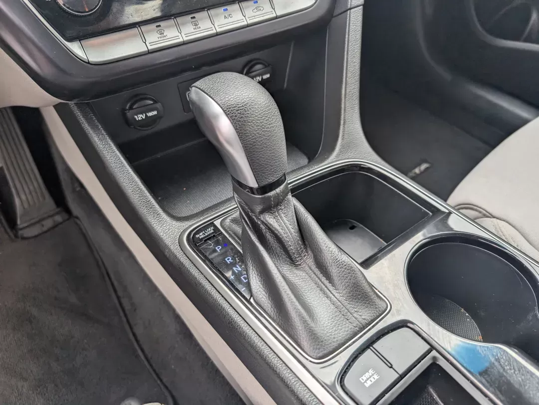 2018 /Gray Hyundai Sonata SE (5NPE24AF2JH) with an Regular Unleaded I-4 2.4 L/144 engine, 6-Speed Automatic w/OD transmission, located at 5115 14th Ave., Columbus, GA, 31904, (706) 323-0345, 32.511494, -84.971046 - 2018 Hyundai Sonata SE - Photo#13