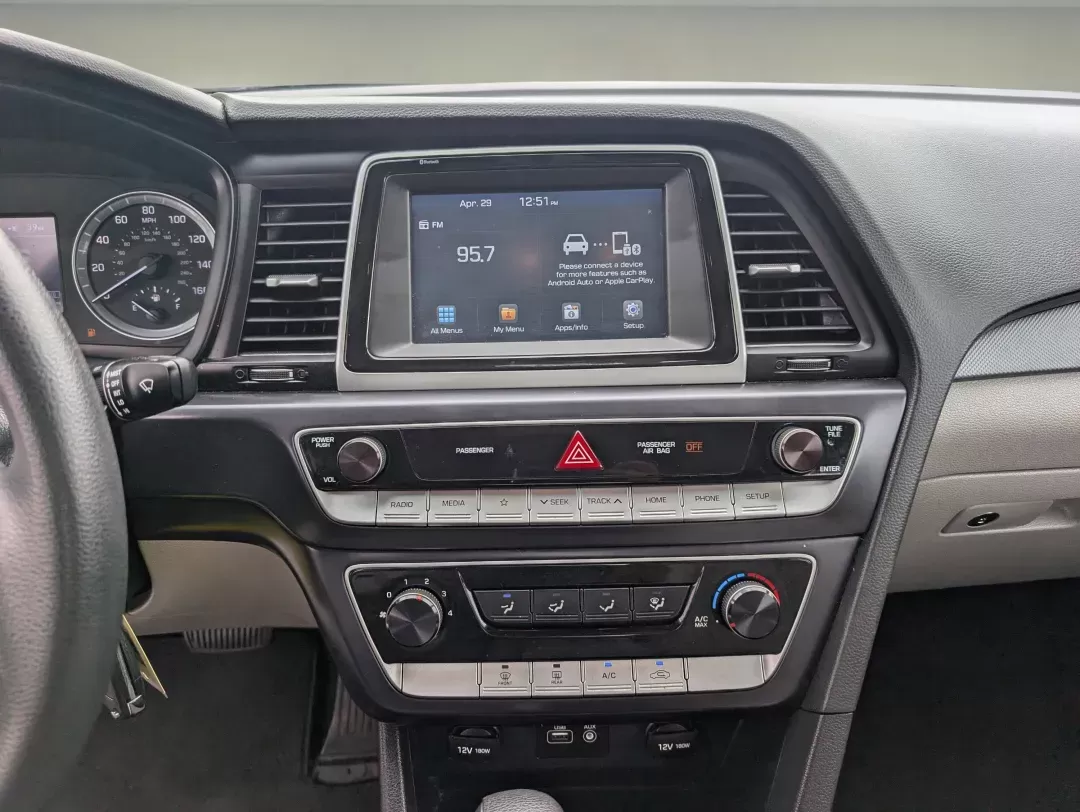 2018 /Gray Hyundai Sonata SE (5NPE24AF2JH) with an Other engine, located at 1430 Gateway Drive, Opelika, AL, 36801, (334) 239-0944, 32.637871, -85.409790 - ### Unlock New Adventures with the 2018 Hyundai Sonata SE from Gils Auto!<br /> <br /> Are you on the hunt for a versatile sedan that fits perfectly into your busy lifestyle? Look no further than this stunning 2018 Hyundai Sonata SE, now available at Gils Auto in Columbus, GA. Whether you're commuti - Photo#14