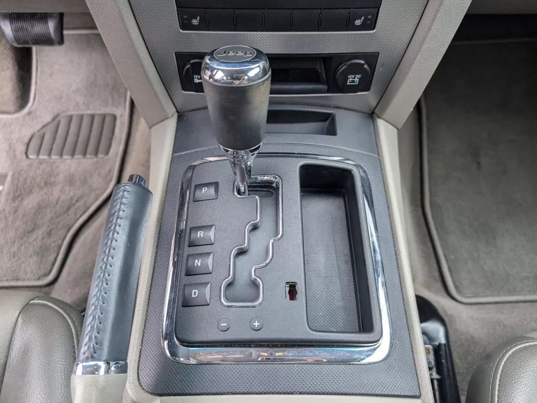 2009 /Khaki Jeep Grand Cherokee Laredo (1J8GS48K59C) with an Other engine, located at 521 Old Farm Lane Rd, Prattville, AL, 36066, (334) 325-1505, 32.482460, -86.416367 - 2009 Jeep Grand Cherokee Laredo - Photo#13