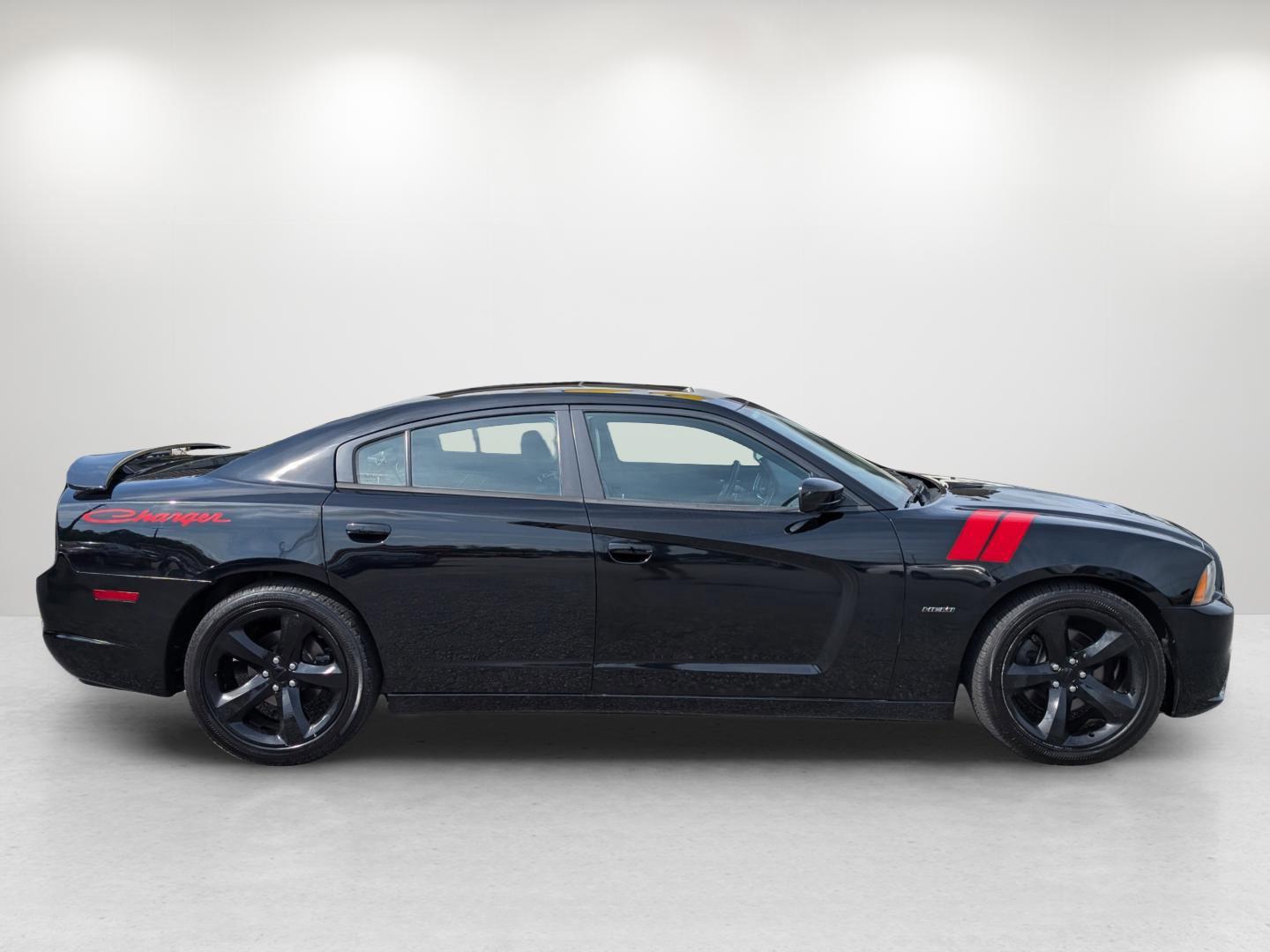 2014 /Black Dodge Charger RT Plus (2C3CDXCT7EH) with an Regular Unleaded V-8 5.7 L/345 engine, 5-Speed Automatic w/OD transmission, located at 804 22nd Ave, Phenix City, AL, 36870, (334) 297-1860, 32.484749, -85.024475 - 2014 Dodge Charger RT Plus - Photo#5