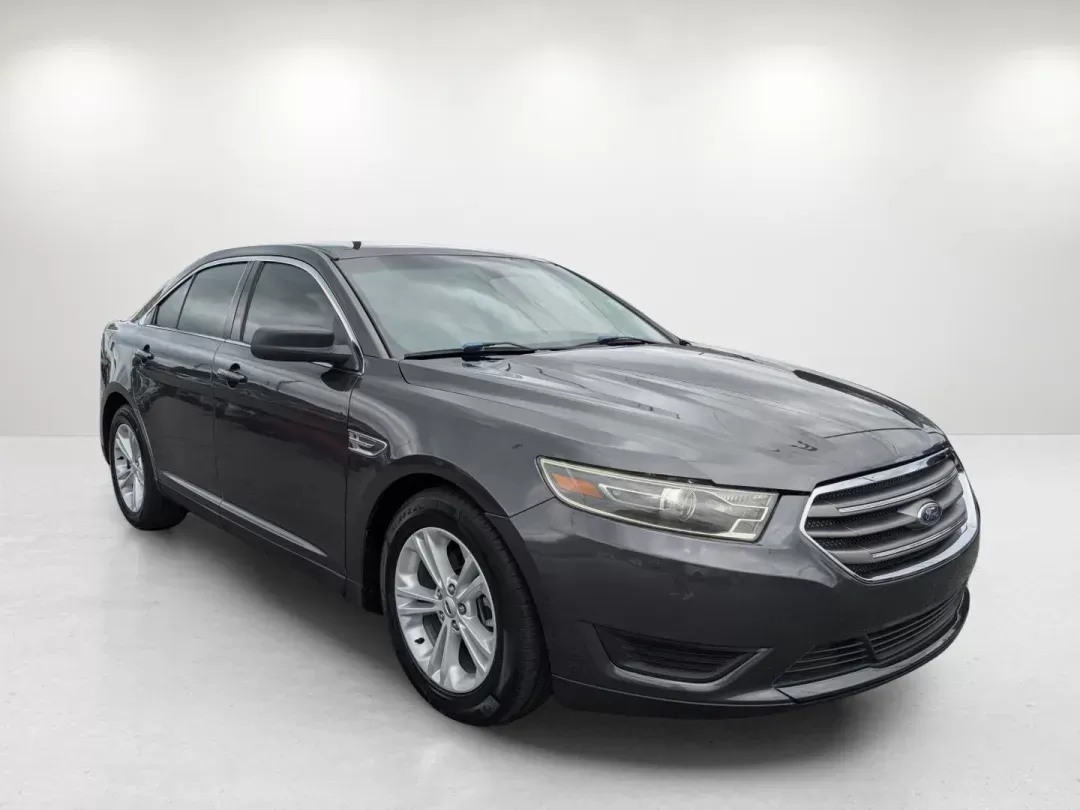 2018 Ford Taurus SE (1FAHP2D87JG) with an Regular Unleaded V-6 3.5 L/213 engine, 6-Speed Automatic w/OD transmission, located at 5115 14th Ave., Columbus, GA, 31904, (706) 323-0345, 32.511494, -84.971046 - 2018 Ford Taurus SE - Photo#6