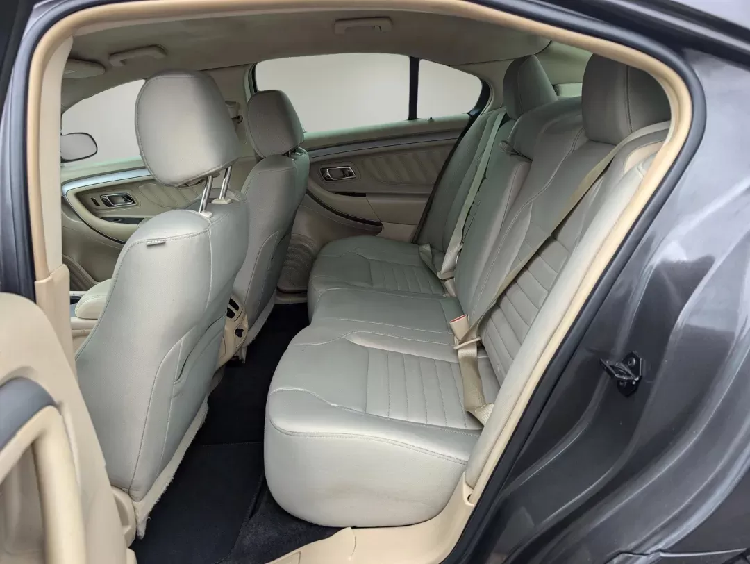 2018 Ford Taurus SE (1FAHP2D87JG) with an Regular Unleaded V-6 3.5 L/213 engine, 6-Speed Automatic w/OD transmission, located at 5115 14th Ave., Columbus, GA, 31904, (706) 323-0345, 32.511494, -84.971046 - 2018 Ford Taurus SE - Photo#10