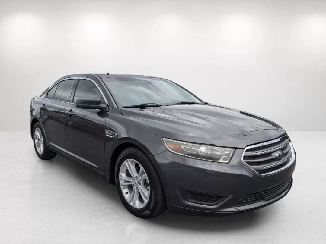 2018 Ford Taurus SE (1FAHP2D87JG) with an Other engine, located at 804 22nd Ave, Phenix City, AL, 36870, (334) 297-1860, 32.484749, -85.024475 - **Discover Your Next Adventure with the 2018 Ford Taurus SE Perfect for Life in Opelika!**<br /> <br /> Are you ready to elevate your daily commutes, family outings, or weekend getaways? Look no further than this stylish and reliable 2018 Ford Taurus SE, available at Gils Auto in Opelika, AL. With - Photo#6