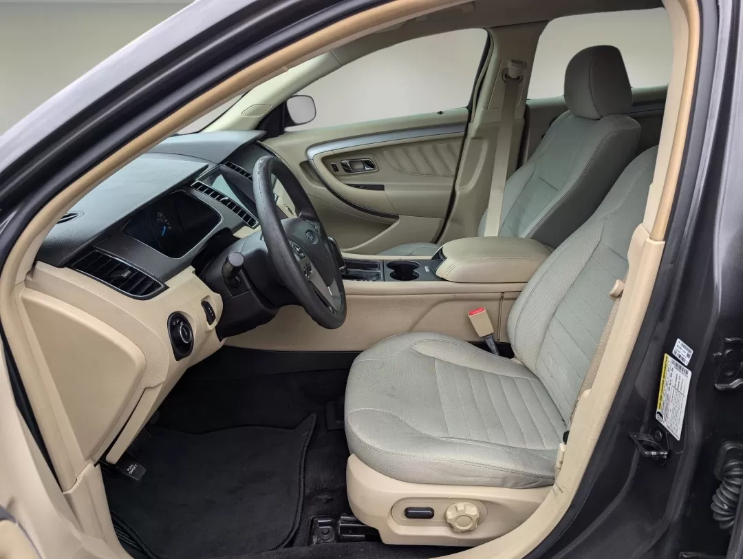 2018 Ford Taurus SE (1FAHP2D87JG) with an Other engine, located at 804 22nd Ave, Phenix City, AL, 36870, (334) 297-1860, 32.484749, -85.024475 - **Discover Your Next Adventure with the 2018 Ford Taurus SE Perfect for Life in Opelika!**<br /> <br /> Are you ready to elevate your daily commutes, family outings, or weekend getaways? Look no further than this stylish and reliable 2018 Ford Taurus SE, available at Gils Auto in Opelika, AL. With - Photo#9