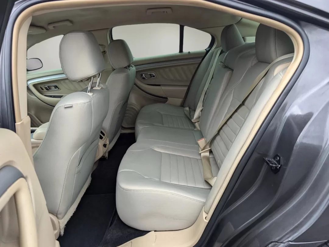 2018 Ford Taurus SE (1FAHP2D87JG) with an Other engine, located at 804 22nd Ave, Phenix City, AL, 36870, (334) 297-1860, 32.484749, -85.024475 - **Discover Your Next Adventure with the 2018 Ford Taurus SE Perfect for Life in Opelika!**<br /> <br /> Are you ready to elevate your daily commutes, family outings, or weekend getaways? Look no further than this stylish and reliable 2018 Ford Taurus SE, available at Gils Auto in Opelika, AL. With - Photo#10