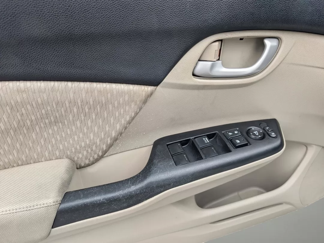 2015 Honda Civic Sedan SE (19XFB2F74FE) with an Other engine, located at 1430 Gateway Drive, Opelika, AL, 36801, (334) 239-0944, 32.637871, -85.409790 - 2015 Honda Civic Sedan SE - Photo#8