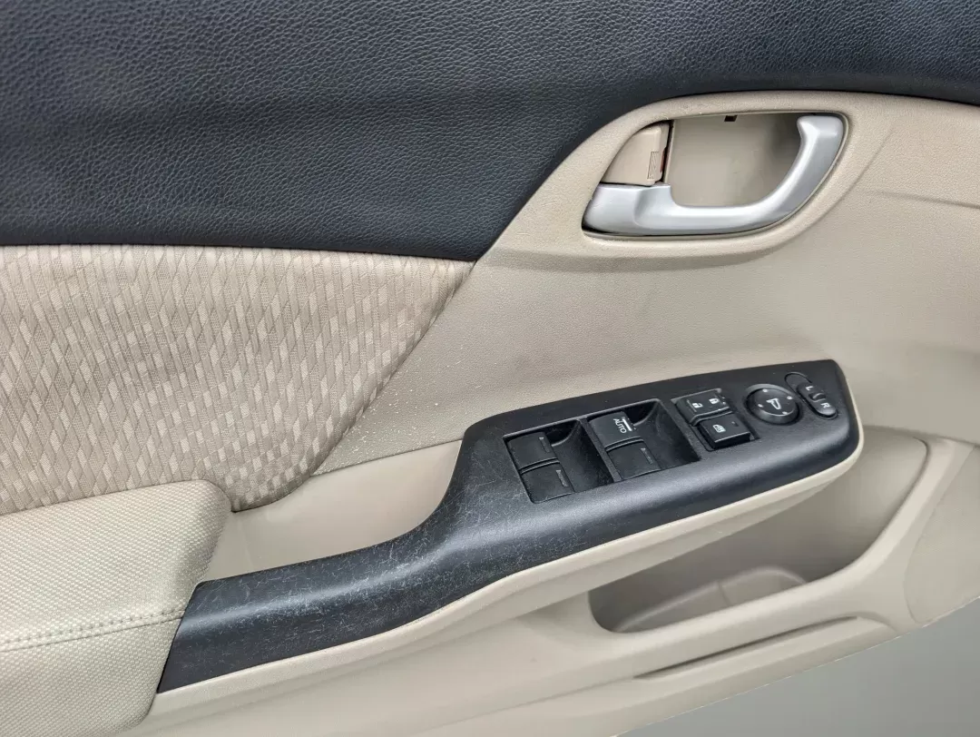 2015 Honda Civic Sedan SE (19XFB2F74FE) with an Regular Unleaded I-4 1.8 L/110 engine, 1-Speed CVT w/OD transmission, located at 804 22nd Ave, Phenix City, AL, 36870, (334) 297-1860, 32.484749, -85.024475 - 2015 Honda Civic Sedan SE - Photo#8
