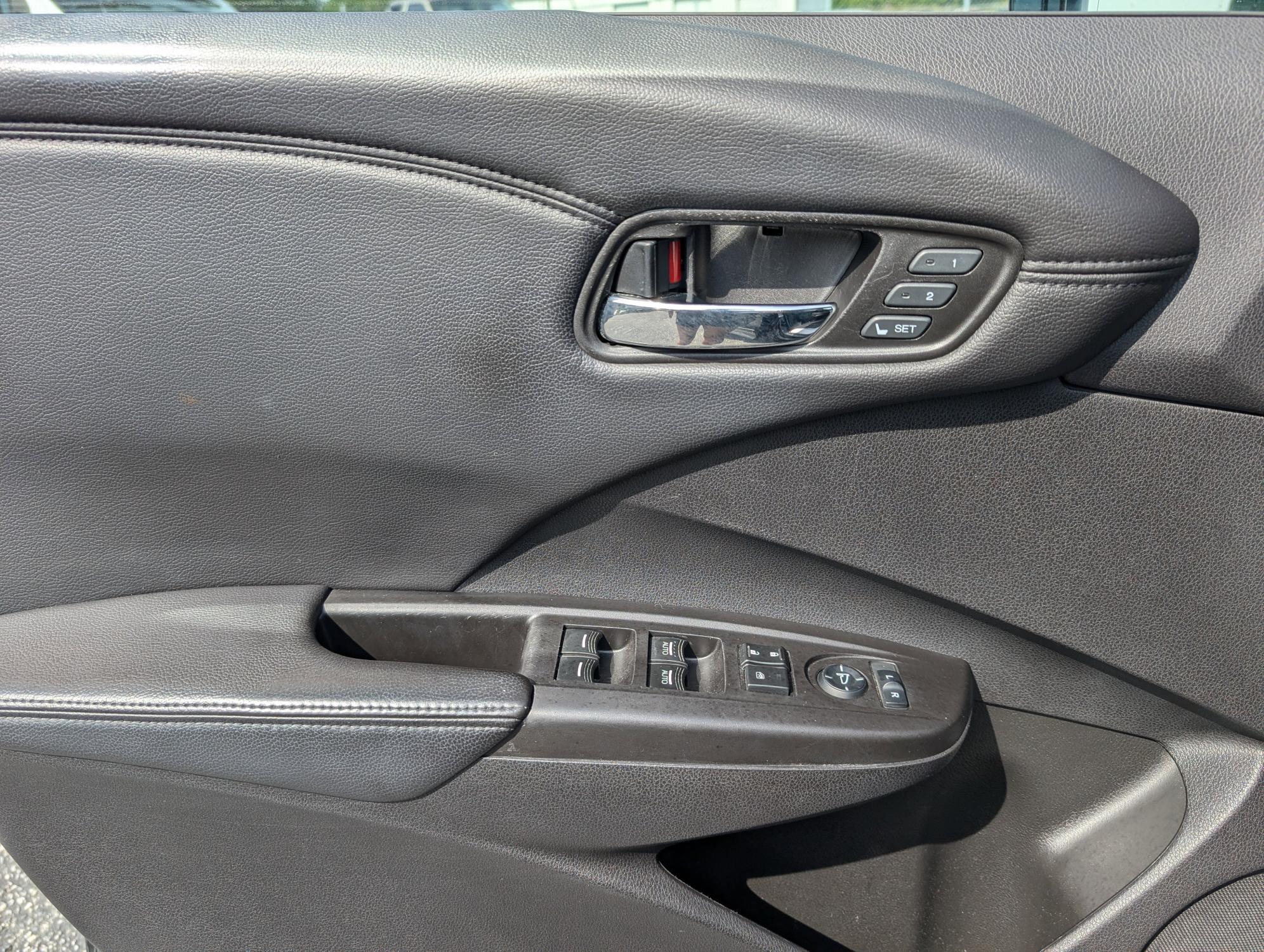 2013 Acura RDX Tech Pkg (5J8TB3H54DL) with an Gas V6 3.5L/212 engine, 6-Speed Automatic w/Manual Shift transmission, located at 3959 U.S. 80 W, Phenix City, AL, 36870, (334) 297-4885, 32.469296, -85.135185 - 2013 Acura RDX Tech Pkg - Photo#8