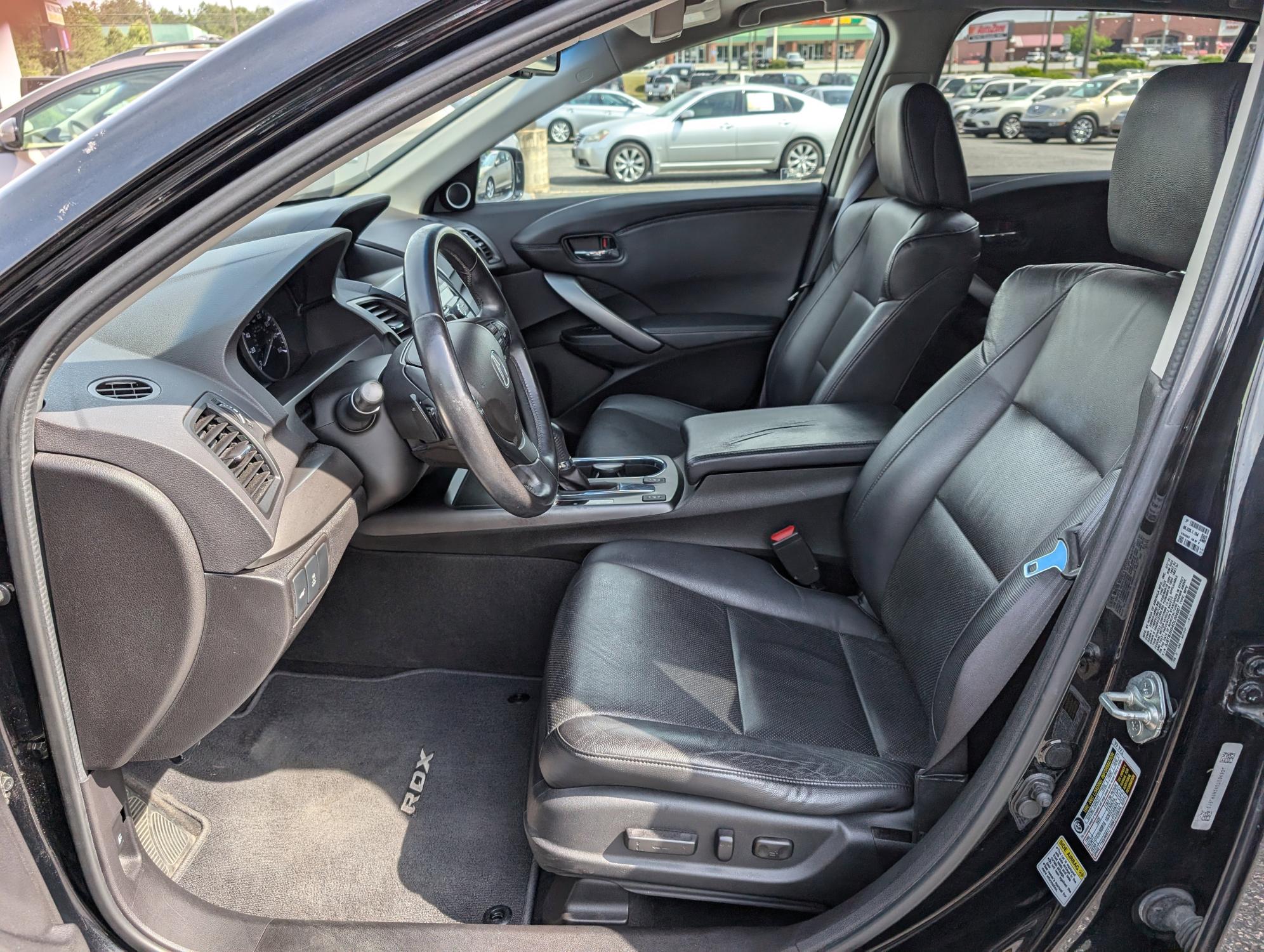 2013 Acura RDX Tech Pkg (5J8TB3H54DL) with an Gas V6 3.5L/212 engine, 6-Speed Automatic w/Manual Shift transmission, located at 3959 U.S. 80 W, Phenix City, AL, 36870, (334) 297-4885, 32.469296, -85.135185 - 2013 Acura RDX Tech Pkg - Photo#9