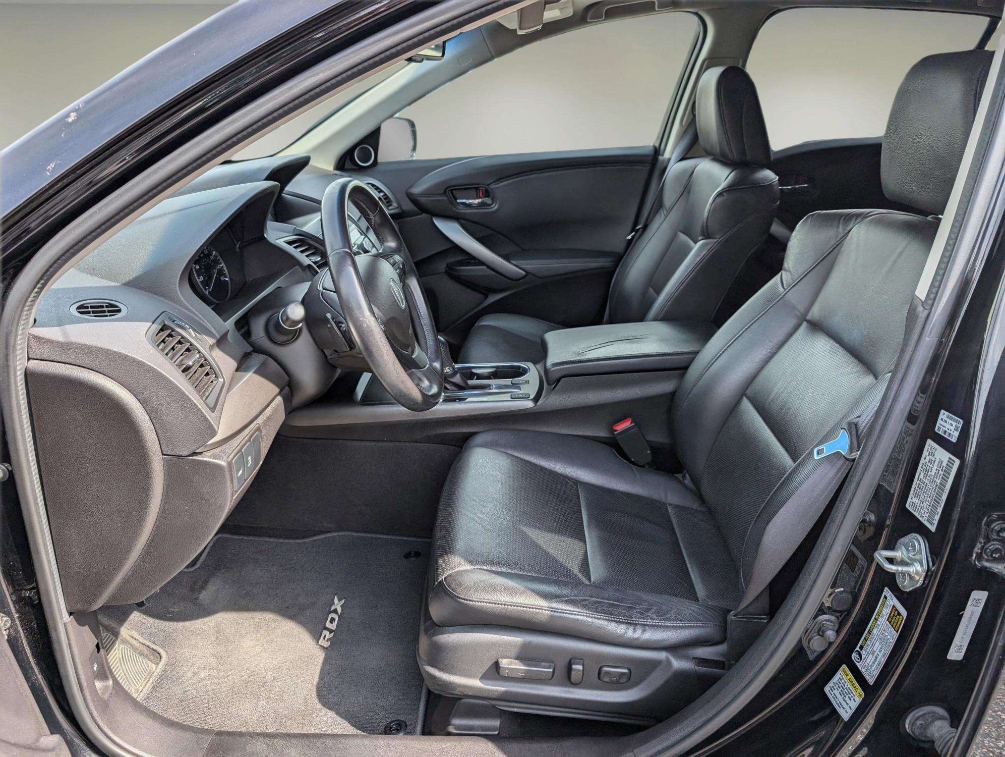 2013 Acura RDX Tech Pkg (5J8TB3H54DL) with an Gas V6 3.5L/212 engine, 6-Speed Automatic w/Manual Shift transmission, located at 7000 Northlake Connector, Columbus, GA, 31904, (706) 987-8085, 32.524975, -84.978134 - 2013 Acura RDX Tech Pkg - Photo#9