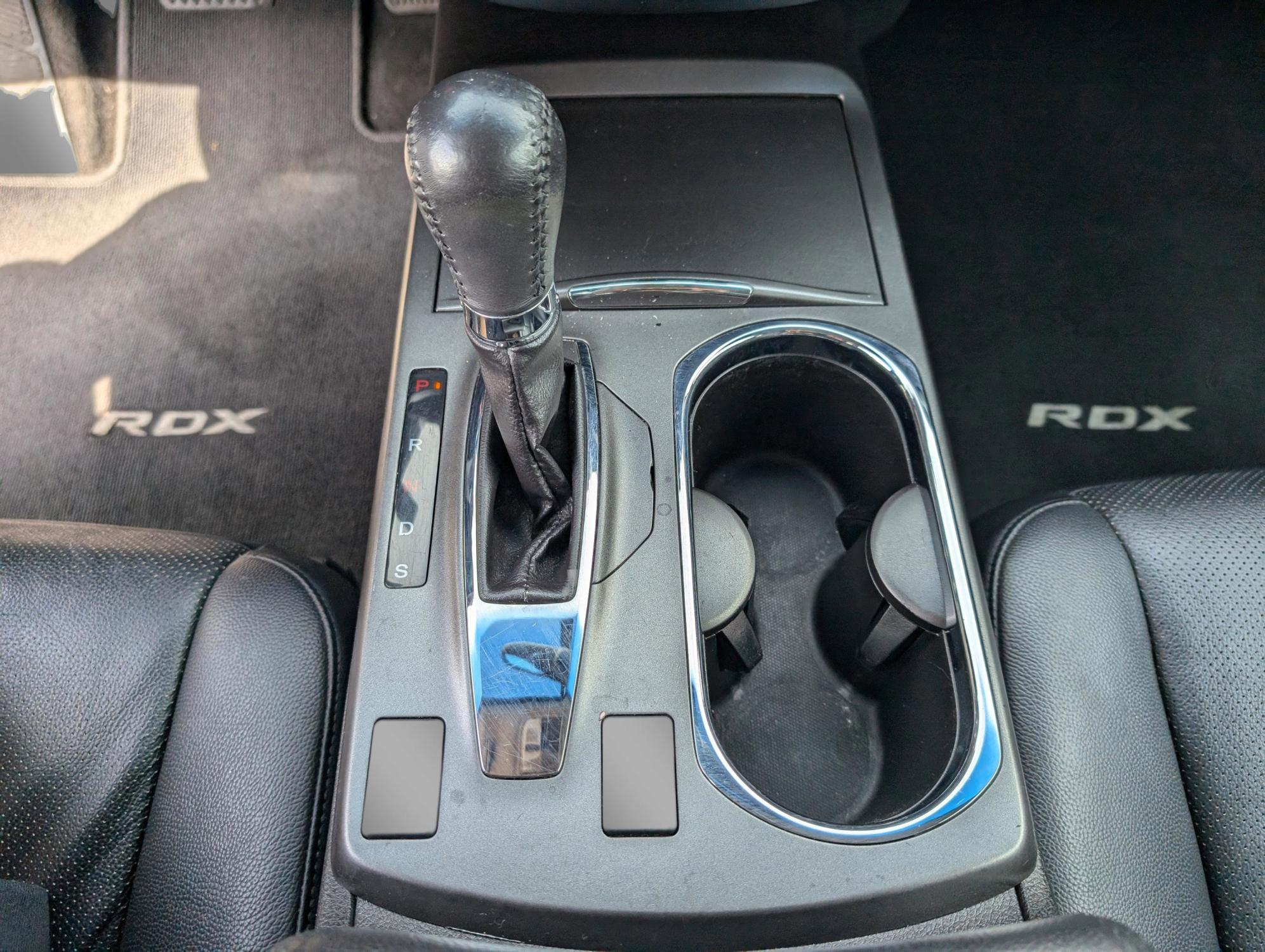 2013 Acura RDX Tech Pkg (5J8TB3H54DL) with an Gas V6 3.5L/212 engine, 6-Speed Automatic w/Manual Shift transmission, located at 7000 Northlake Connector, Columbus, GA, 31904, (706) 987-8085, 32.524975, -84.978134 - 2013 Acura RDX Tech Pkg - Photo#12