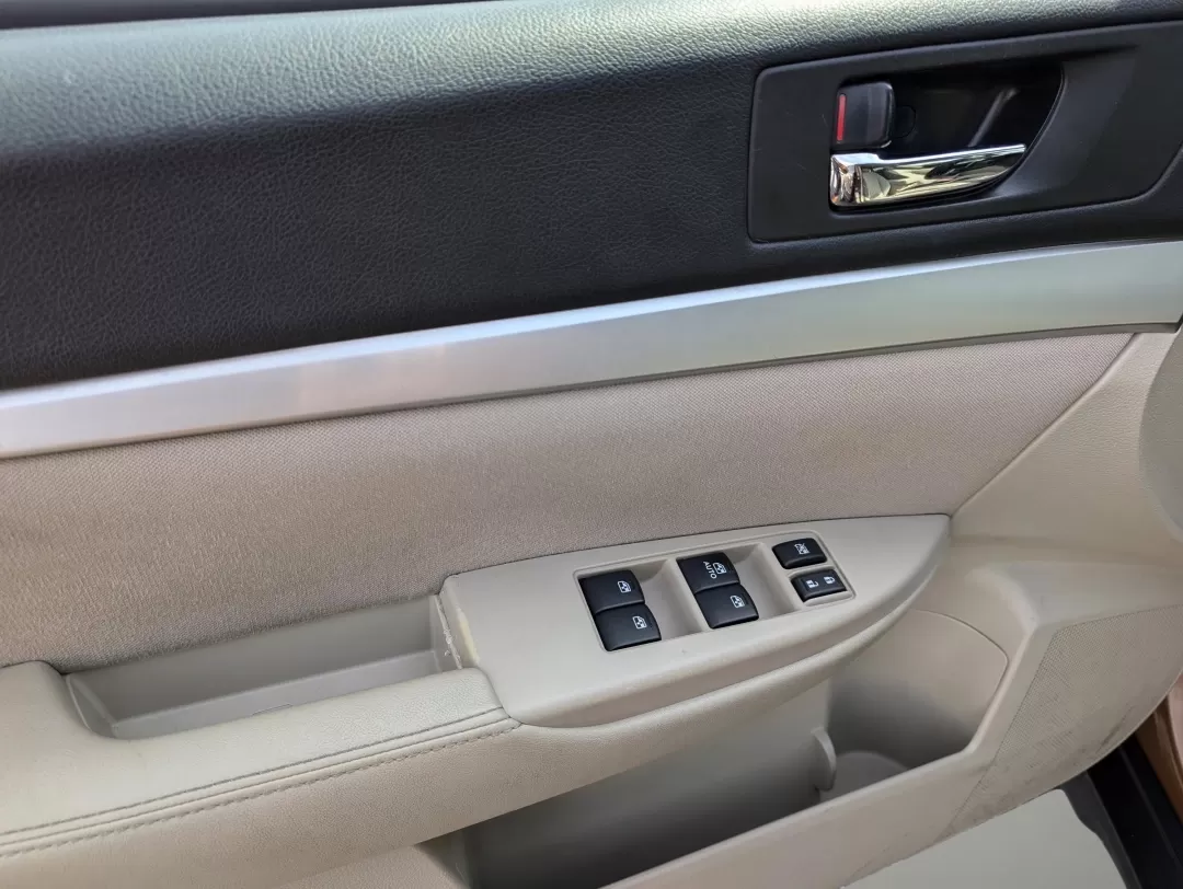 2013 /Ivory Striated Subaru Outback 2.5i Premium (4S4BRCCCXD3) with an Other engine, located at 7000 Northlake Connector, Columbus, GA, 31904, (706) 987-8085, 32.524975, -84.978134 - **Discover Your Next Adventure with the 2013 Subaru Outback at Gils Auto** <br /> <br /> Are you ready for weekend getaways or family road trips that create lasting memories? The 2013 Subaru Outback 2.5i Premium is your perfect companion. With its spacious interior and all-wheel drive capability, t - Photo#8