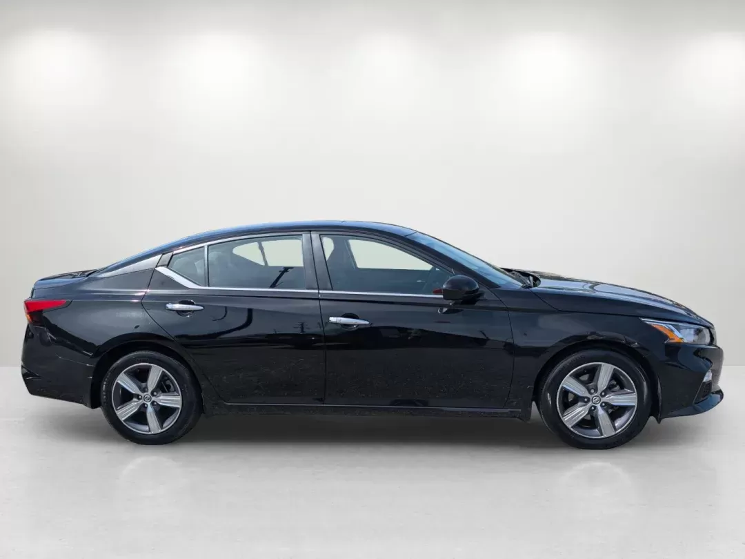 2021 /Charcoal Nissan Altima 2.5 S (1N4BL4BVXMN) with an Regular Unleaded I-4 2.5 L/152 engine, 1-Speed CVT w/OD transmission, located at 5115 14th Ave., Columbus, GA, 31904, (706) 323-0345, 32.511494, -84.971046 - 2021 Nissan Altima 2.5 S - Photo#5
