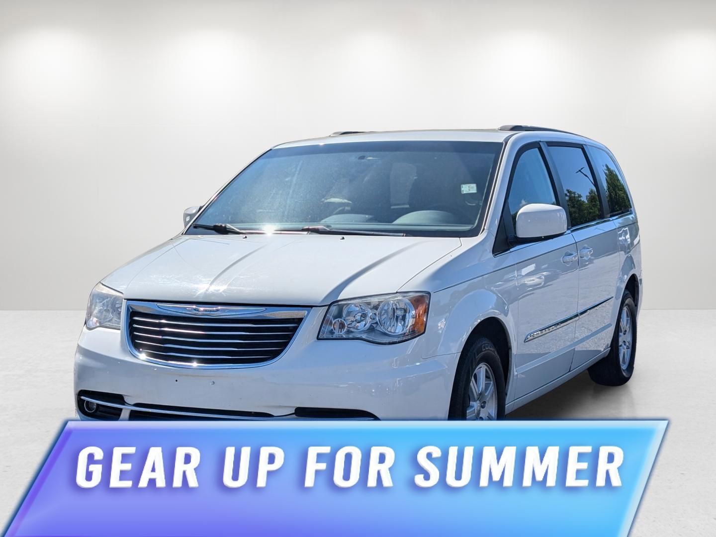 photo of 2012 Chrysler Town  and  Country Touring