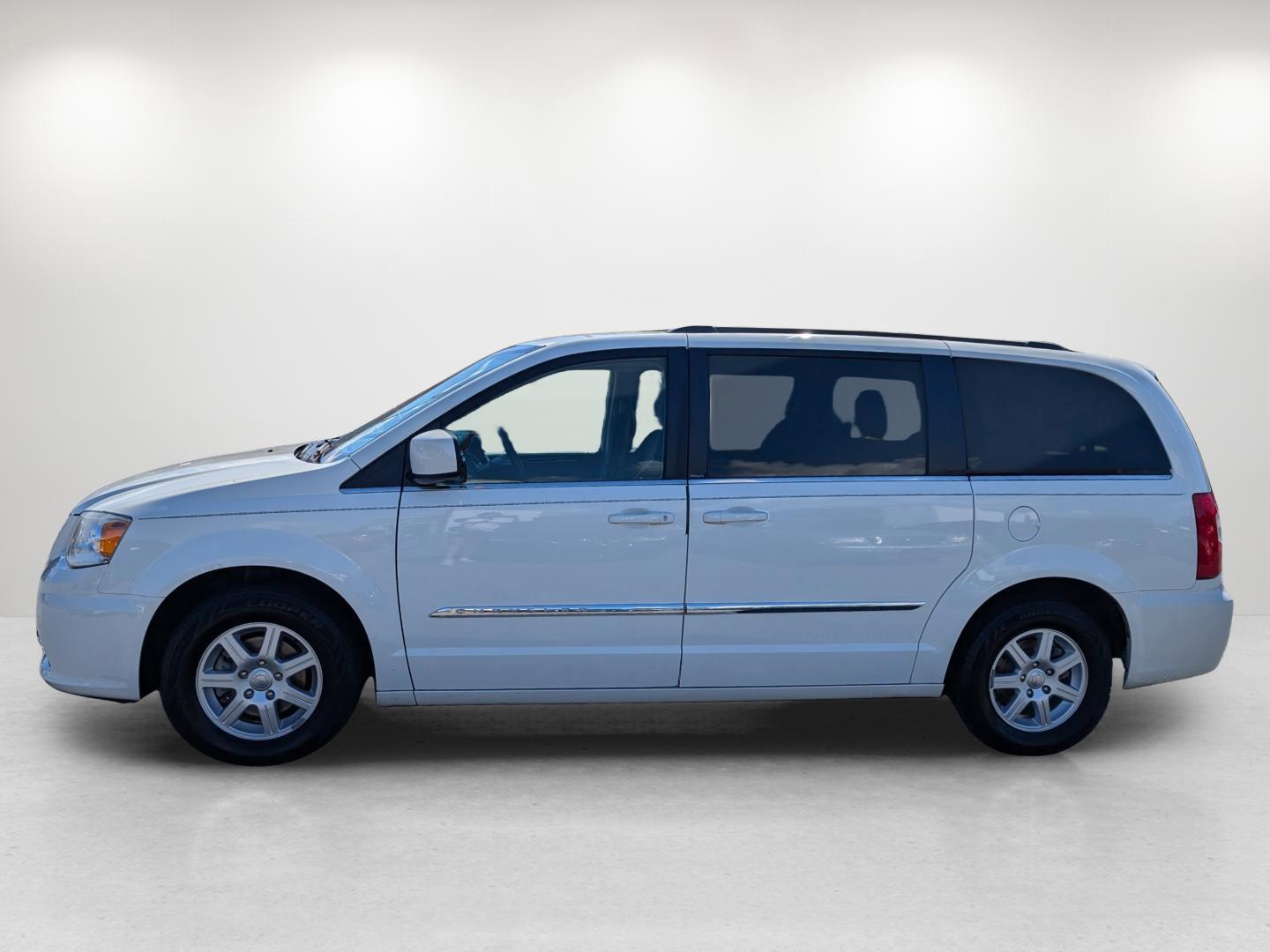 2012 /Black/Light Graystone Interior Chrysler Town and Country Touring (2C4RC1BG7CR) with an Gas/Ethanol V6 3.6L/ engine, 6-Speed Automatic transmission, located at 3959 U.S. 80 W, Phenix City, AL, 36870, (334) 297-4885, 32.469296, -85.135185 - 2012 Chrysler Town and Country Touring - Photo#2