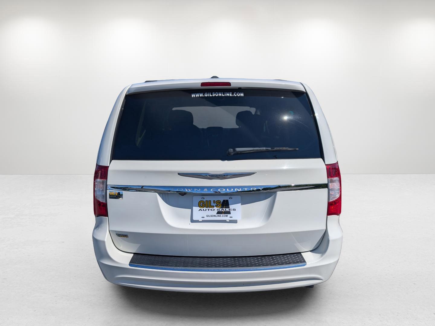 2012 /Black/Light Graystone Interior Chrysler Town and Country Touring (2C4RC1BG7CR) with an Gas/Ethanol V6 3.6L/ engine, 6-Speed Automatic transmission, located at 3959 U.S. 80 W, Phenix City, AL, 36870, (334) 297-4885, 32.469296, -85.135185 - 2012 Chrysler Town and Country Touring - Photo#4