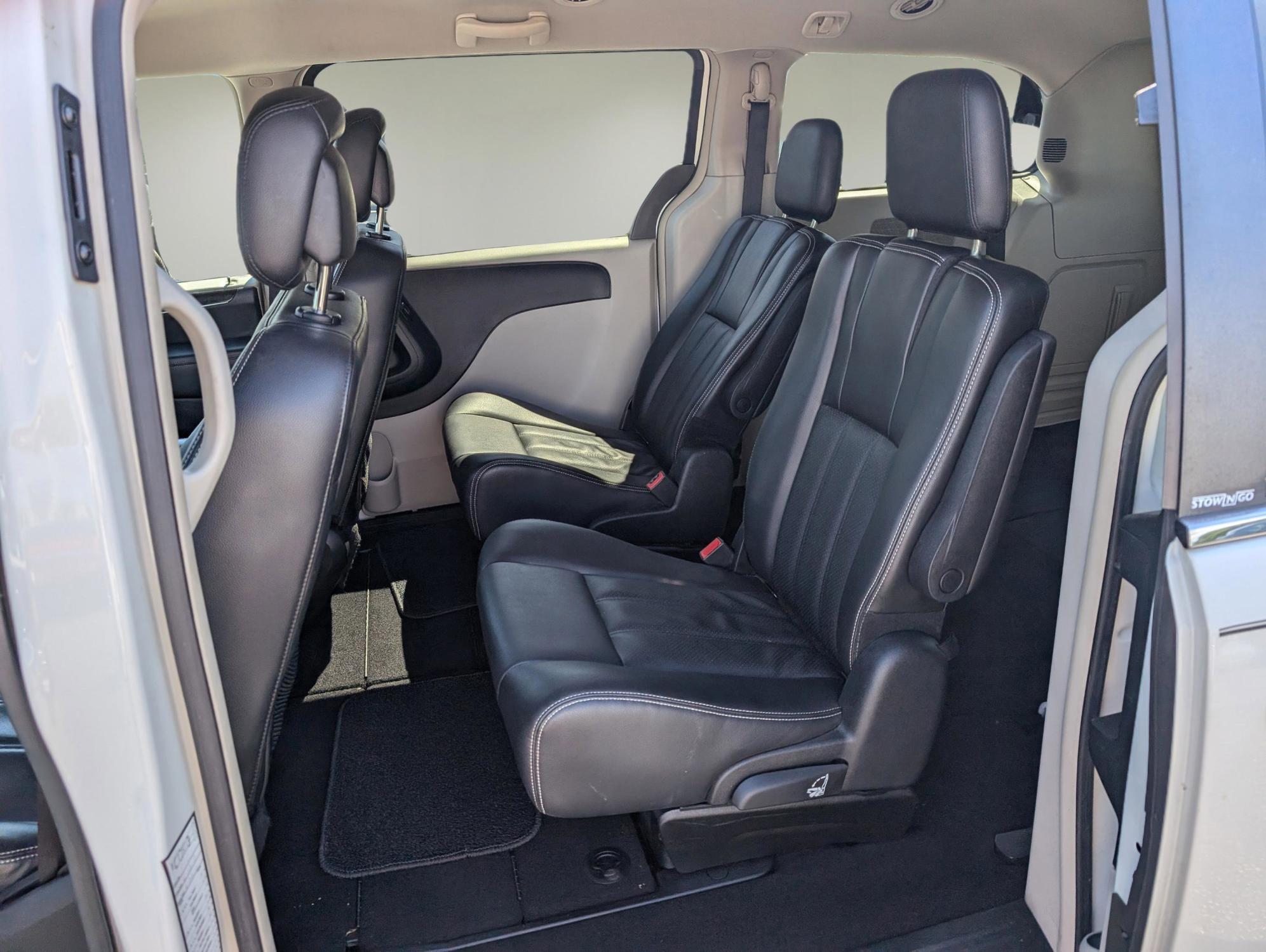 2012 /Black/Light Graystone Interior Chrysler Town and Country Touring (2C4RC1BG7CR) with an Gas/Ethanol V6 3.6L/ engine, 6-Speed Automatic transmission, located at 3959 U.S. 80 W, Phenix City, AL, 36870, (334) 297-4885, 32.469296, -85.135185 - 2012 Chrysler Town and Country Touring - Photo#11