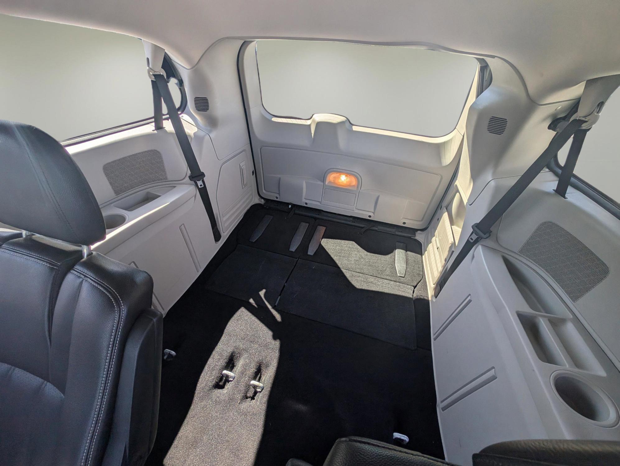 2012 /Black/Light Graystone Interior Chrysler Town and Country Touring (2C4RC1BG7CR) with an Gas/Ethanol V6 3.6L/ engine, 6-Speed Automatic transmission, located at 3959 U.S. 80 W, Phenix City, AL, 36870, (334) 297-4885, 32.469296, -85.135185 - 2012 Chrysler Town and Country Touring - Photo#12