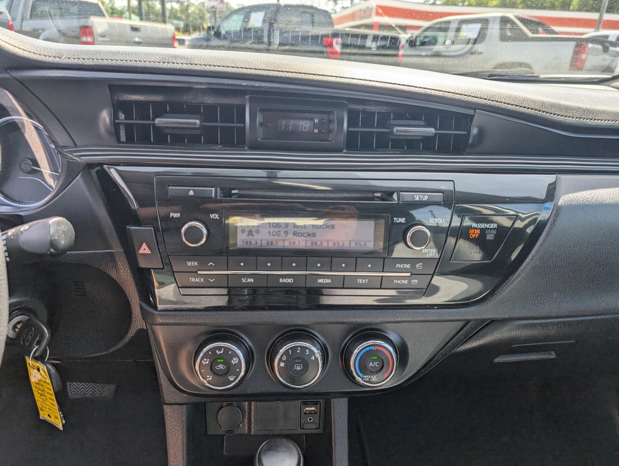 2014 Toyota Corolla LE (2T1BURHE6EC) with an Regular Unleaded I-4 1.8 L/110 engine, 1-Speed CVT w/OD transmission, located at 3959 U.S. 80 W, Phenix City, AL, 36870, (334) 297-4885, 32.469296, -85.135185 - 2014 Toyota Corolla LE - Photo#14