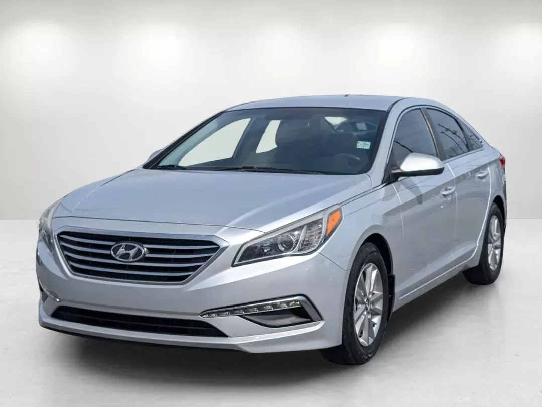 2015 /Gray Hyundai Sonata 2.4L SE (5NPE24AF4FH) with an Regular Unleaded I-4 2.4 L/144 engine, 6-Speed Automatic w/OD transmission, located at 804 22nd Ave, Phenix City, AL, 36870, (334) 297-1860, 32.484749, -85.024475 - 2015 Hyundai Sonata 2.4L SE - Photo#0