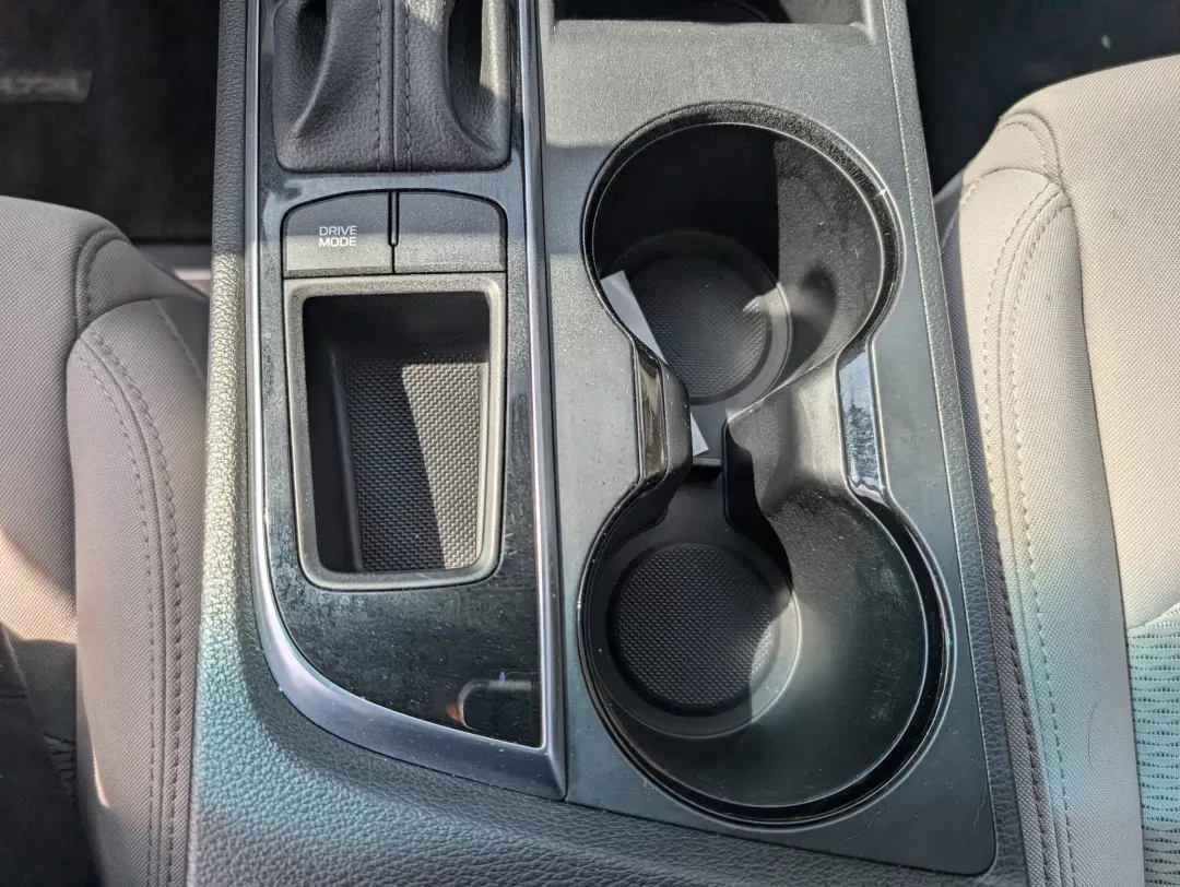 2015 /Gray Hyundai Sonata 2.4L SE (5NPE24AF4FH) with an Regular Unleaded I-4 2.4 L/144 engine, 6-Speed Automatic w/OD transmission, located at 804 22nd Ave, Phenix City, AL, 36870, (334) 297-1860, 32.484749, -85.024475 - 2015 Hyundai Sonata 2.4L SE - Photo#12