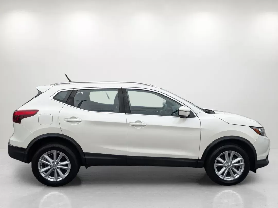 2017 /Charcoal Nissan Rogue Sport SV (JN1BJ1CR5HW) with an Regular Unleaded I-4 2.0 L/122 engine, 1-Speed CVT w/OD transmission, located at 3959 U.S. 80 W, Phenix City, AL, 36870, (334) 297-4885, 32.469296, -85.135185 - 2017 Nissan Rogue Sport SV - Photo#3