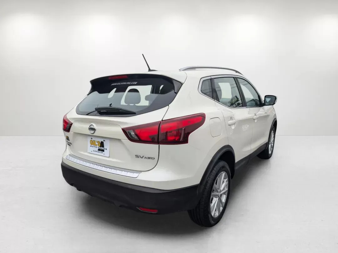 2017 /Charcoal Nissan Rogue Sport SV (JN1BJ1CR5HW) with an Regular Unleaded I-4 2.0 L/122 engine, 1-Speed CVT w/OD transmission, located at 3959 U.S. 80 W, Phenix City, AL, 36870, (334) 297-4885, 32.469296, -85.135185 - 2017 Nissan Rogue Sport SV - Photo#4