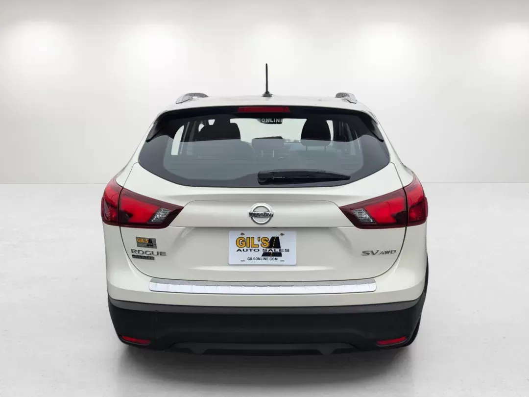 2017 /Charcoal Nissan Rogue Sport SV (JN1BJ1CR5HW) with an Regular Unleaded I-4 2.0 L/122 engine, 1-Speed CVT w/OD transmission, located at 3959 U.S. 80 W, Phenix City, AL, 36870, (334) 297-4885, 32.469296, -85.135185 - 2017 Nissan Rogue Sport SV - Photo#5