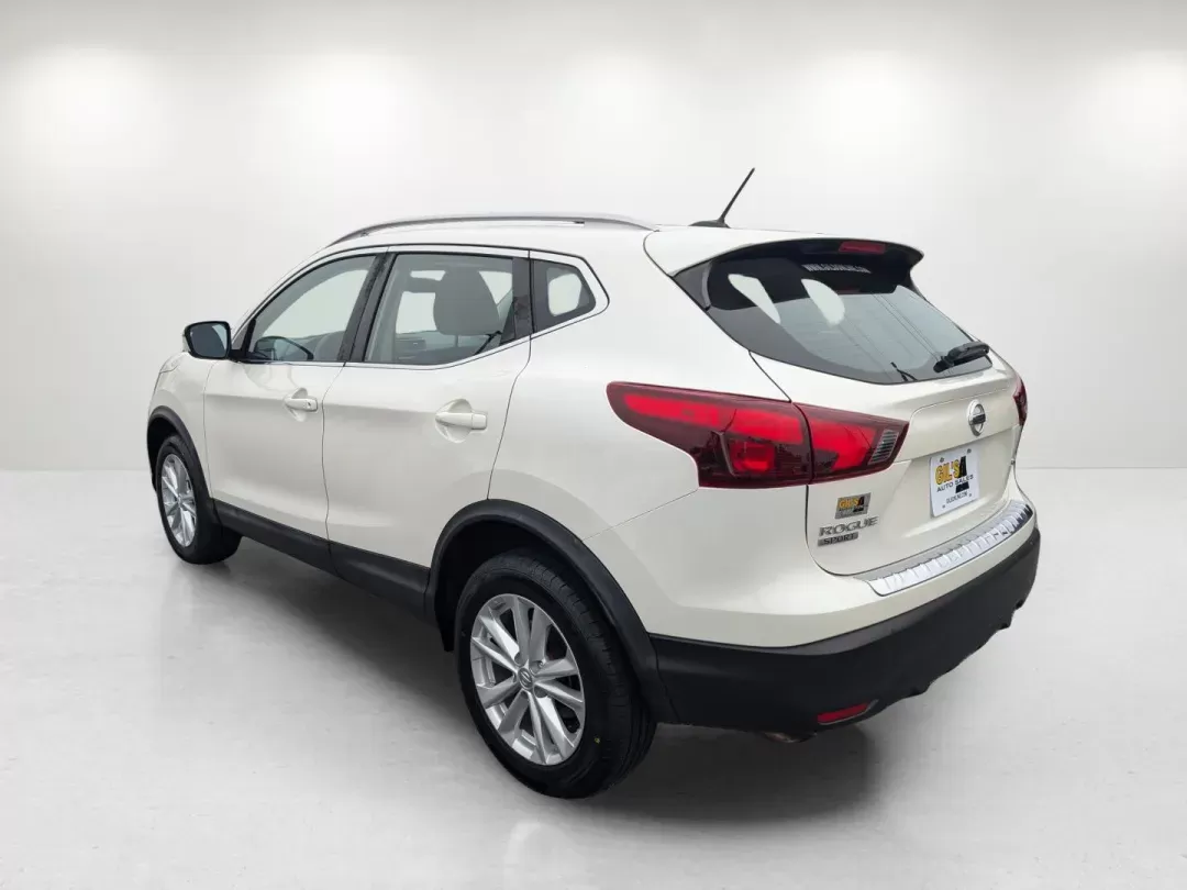 2017 /Charcoal Nissan Rogue Sport SV (JN1BJ1CR5HW) with an Regular Unleaded I-4 2.0 L/122 engine, 1-Speed CVT w/OD transmission, located at 3959 U.S. 80 W, Phenix City, AL, 36870, (334) 297-4885, 32.469296, -85.135185 - 2017 Nissan Rogue Sport SV - Photo#6