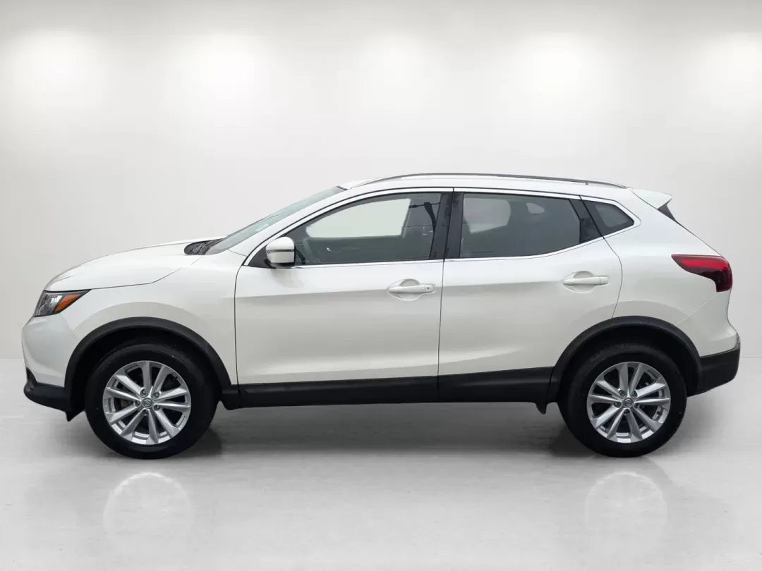 2017 /Charcoal Nissan Rogue Sport SV (JN1BJ1CR5HW) with an Regular Unleaded I-4 2.0 L/122 engine, 1-Speed CVT w/OD transmission, located at 3959 U.S. 80 W, Phenix City, AL, 36870, (334) 297-4885, 32.469296, -85.135185 - 2017 Nissan Rogue Sport SV - Photo#7
