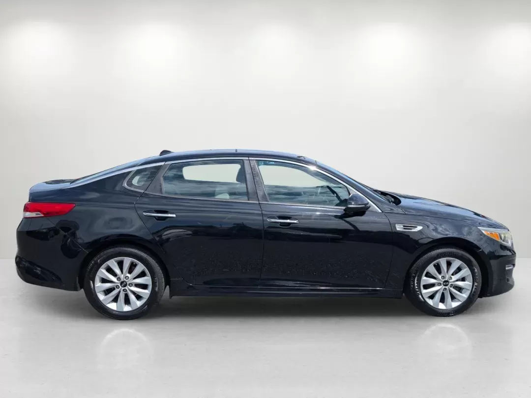 2016 /Beige Kia Optima EX (5XXGU4L33GG) with an Regular Unleaded I-4 2.4 L/144 engine, 6-Speed Automatic w/OD transmission, located at 804 22nd Ave, Phenix City, AL, 36870, (334) 297-1860, 32.484749, -85.024475 - 2016 Kia Optima EX - Photo#5