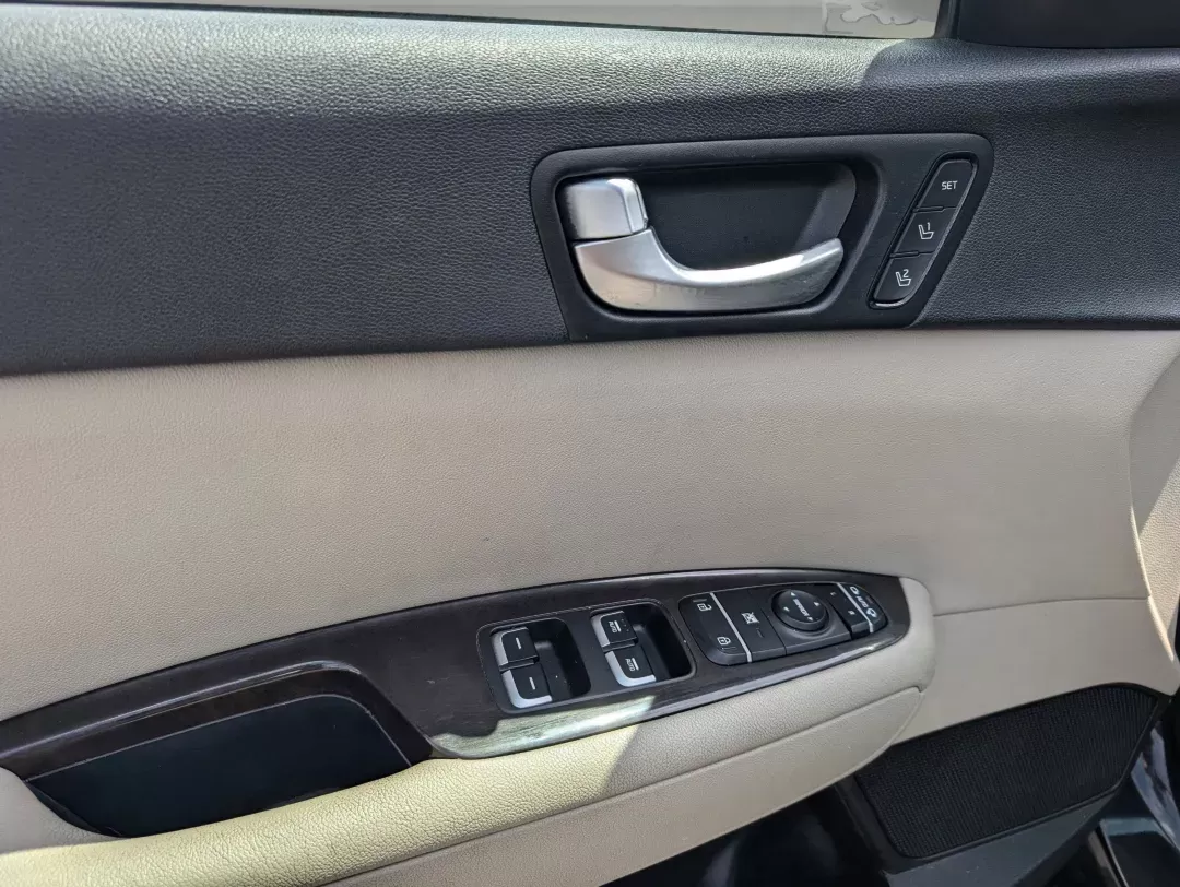 2016 /Beige Kia Optima EX (5XXGU4L33GG) with an Regular Unleaded I-4 2.4 L/144 engine, 6-Speed Automatic w/OD transmission, located at 804 22nd Ave, Phenix City, AL, 36870, (334) 297-1860, 32.484749, -85.024475 - 2016 Kia Optima EX - Photo#8