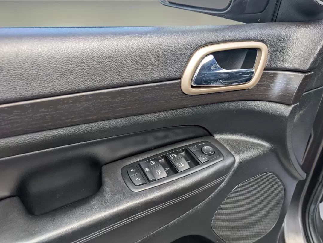 2014 /Black Jeep Grand Cherokee Laredo (1C4RJEAG1EC) with an Regular Unleaded V-6 3.6 L/220 engine, 8-Speed Automatic w/OD transmission, located at 3959 U.S. 80 W, Phenix City, AL, 36870, (334) 297-4885, 32.469296, -85.135185 - 2014 Jeep Grand Cherokee Laredo - Photo#9