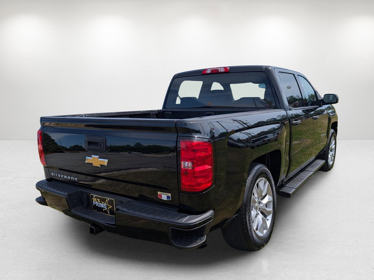 2018 /Dark Ash with Jet Black Interior Accents Chevrolet Silverado 1500 Custom (3GCPCPEC4JG) with an Gas V8 5.3L/325 engine, 6-Speed Automatic transmission, located at 804 22nd Ave, Phenix City, AL, 36870, (334) 297-1860, 32.484749, -85.024475 - 2018 Chevrolet Silverado 1500 Custom - Photo#4