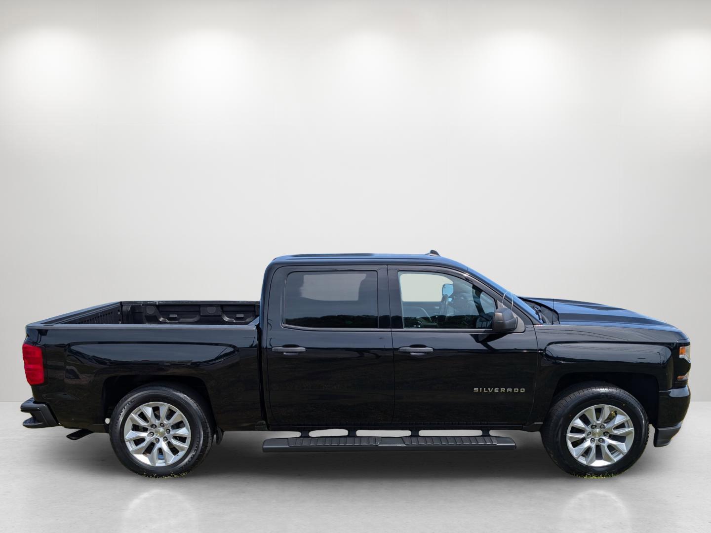 2018 /Dark Ash with Jet Black Interior Accents Chevrolet Silverado 1500 Custom (3GCPCPEC4JG) with an Gas V8 5.3L/325 engine, 6-Speed Automatic transmission, located at 804 22nd Ave, Phenix City, AL, 36870, (334) 297-1860, 32.484749, -85.024475 - 2018 Chevrolet Silverado 1500 Custom - Photo#5