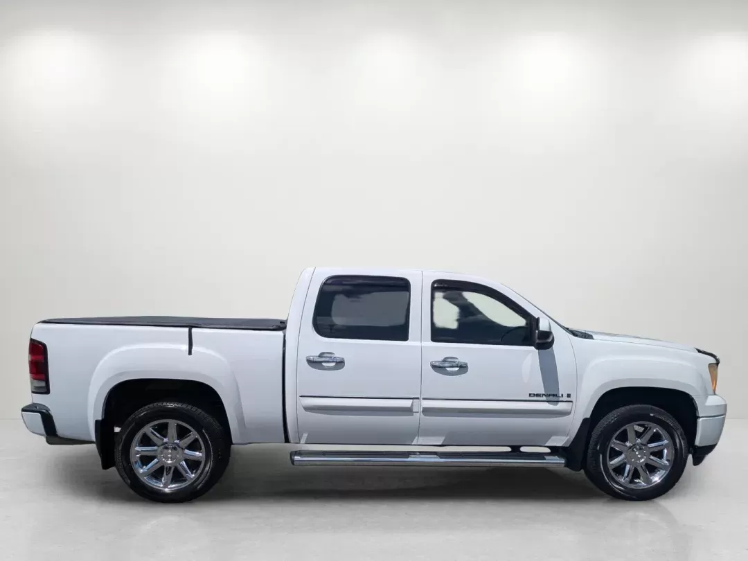 2008 /Ebony GMC Sierra Denali (2GTEK638181) with an Gas V8 6.2L/378.3 engine, 6-Speed HD Automatic w/OD transmission, located at 3959 U.S. 80 W, Phenix City, AL, 36870, (334) 297-4885, 32.469296, -85.135185 - 2008 GMC Sierra Denali - Photo#5