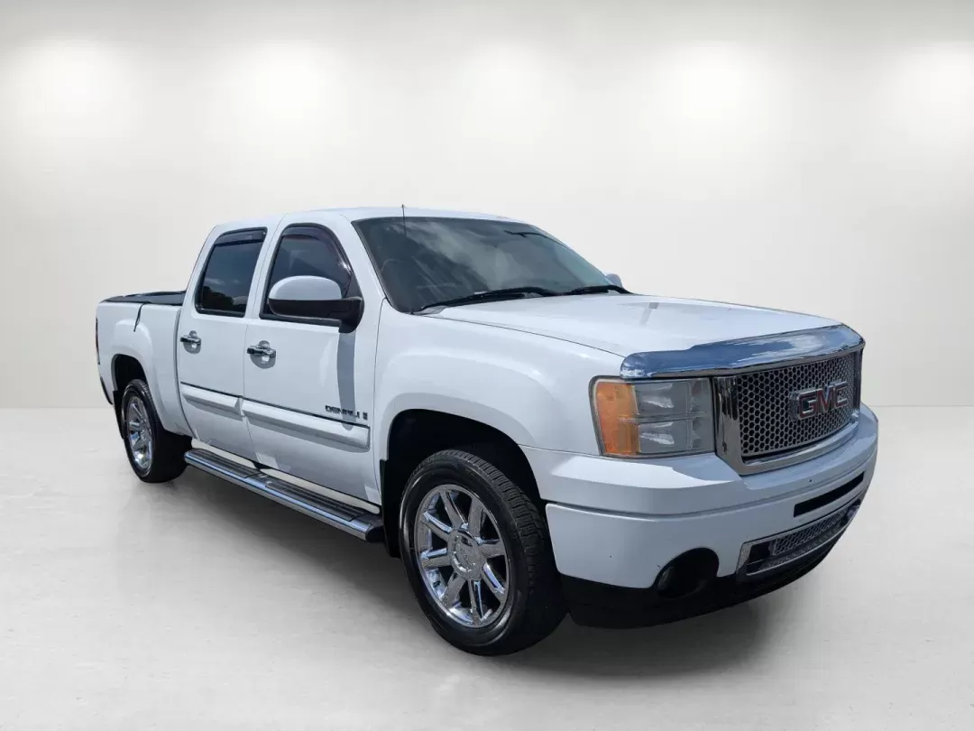 2008 /Ebony GMC Sierra Denali (2GTEK638181) with an Gas V8 6.2L/378.3 engine, 6-Speed HD Automatic w/OD transmission, located at 3959 U.S. 80 W, Phenix City, AL, 36870, (334) 297-4885, 32.469296, -85.135185 - 2008 GMC Sierra Denali - Photo#6