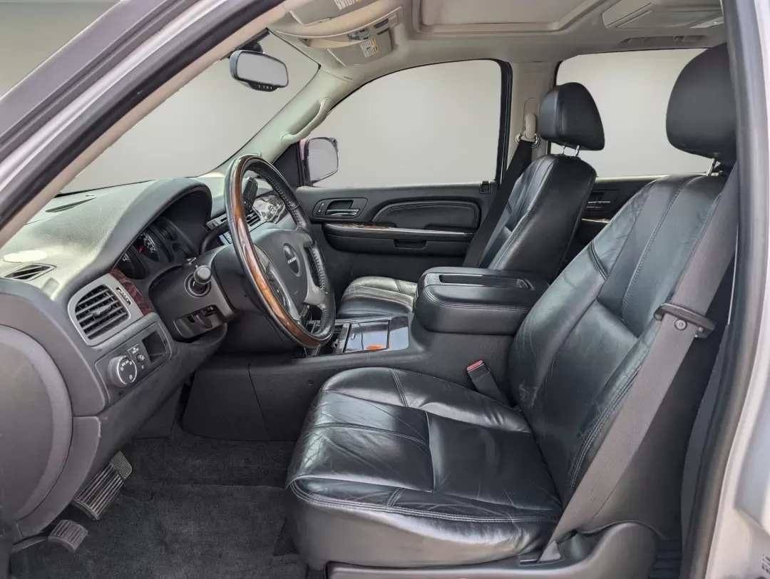 2008 /Ebony GMC Sierra Denali (2GTEK638181) with an Gas V8 6.2L/378.3 engine, 6-Speed HD Automatic w/OD transmission, located at 3959 U.S. 80 W, Phenix City, AL, 36870, (334) 297-4885, 32.469296, -85.135185 - 2008 GMC Sierra Denali - Photo#9