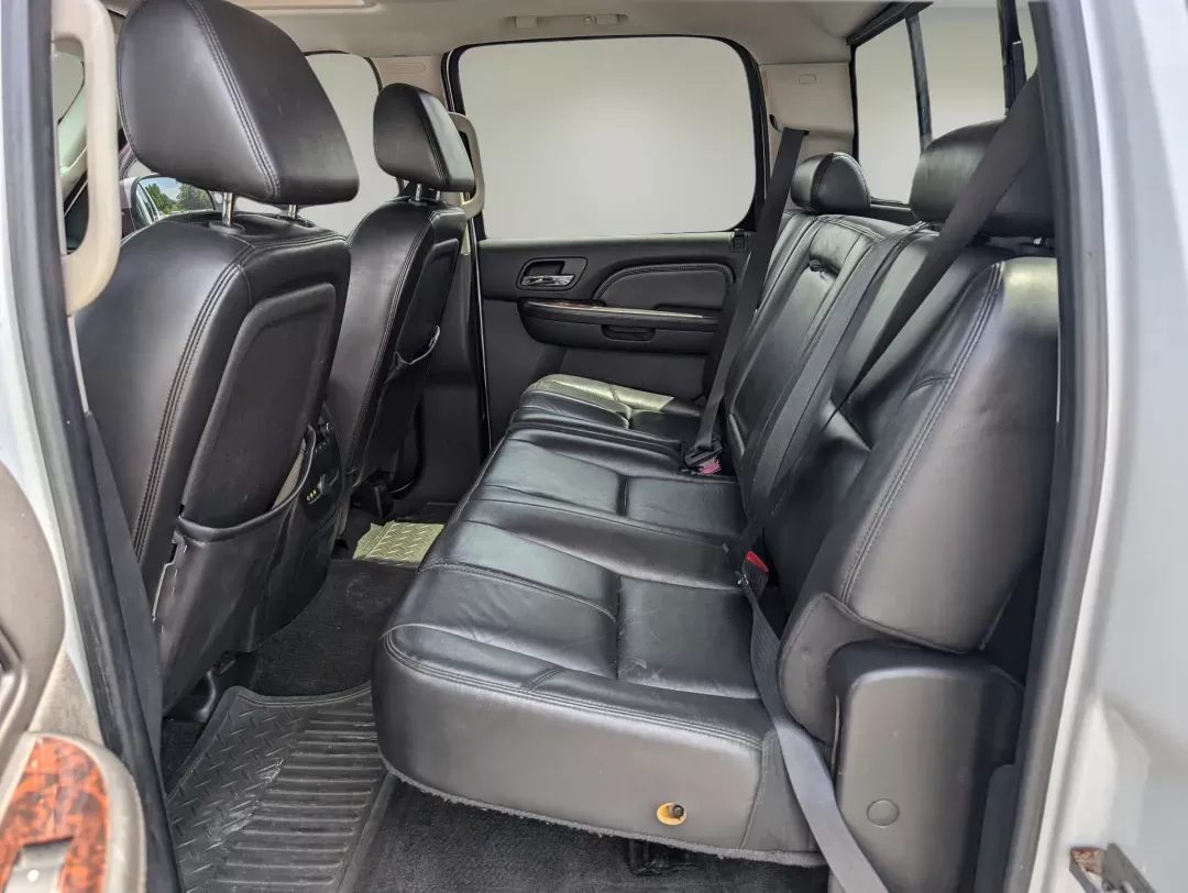 2008 /Ebony GMC Sierra Denali (2GTEK638181) with an Gas V8 6.2L/378.3 engine, 6-Speed HD Automatic w/OD transmission, located at 3959 U.S. 80 W, Phenix City, AL, 36870, (334) 297-4885, 32.469296, -85.135185 - 2008 GMC Sierra Denali - Photo#10